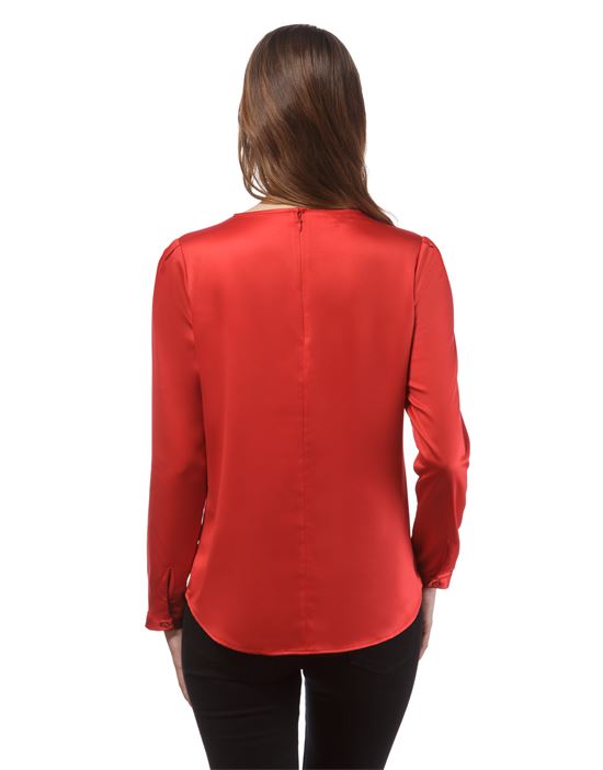 blouse, slightly fitted, round neck