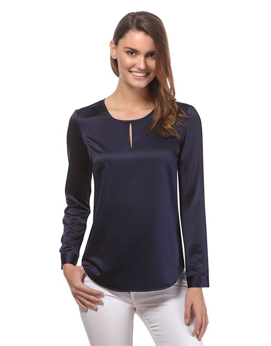 blouse, slightly fitted, round neck