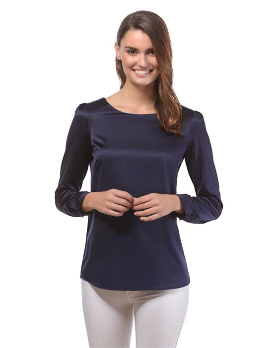 blouse, slightly fitted, boat neckline