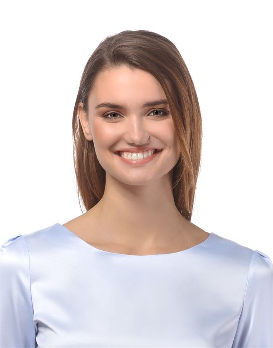 blouse, slightly fitted, boat neckline