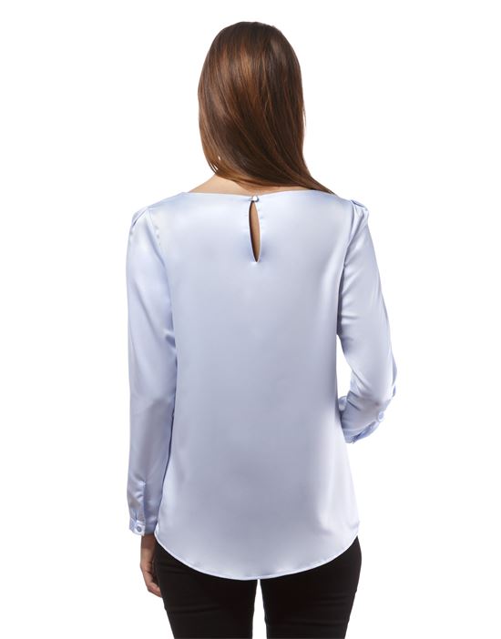 blouse, slightly fitted, boat neckline