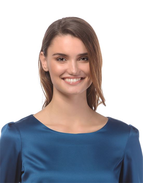 blouse, slightly fitted, boat neckline