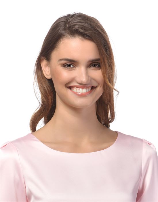 blouse, slightly fitted, boat neckline