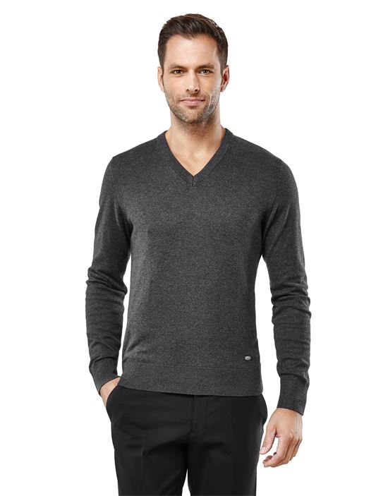 Jumper - classic knit jumper with V-neckline , slim fit